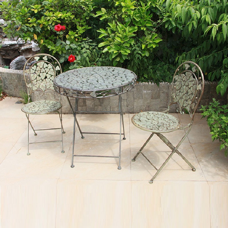 Table et chaises rétro en fer  - Outdoor Furniture Europe avis et prix